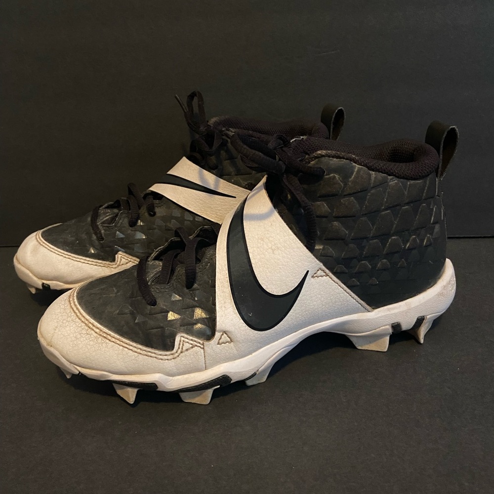 Nike 27 baseball/ softball cleats